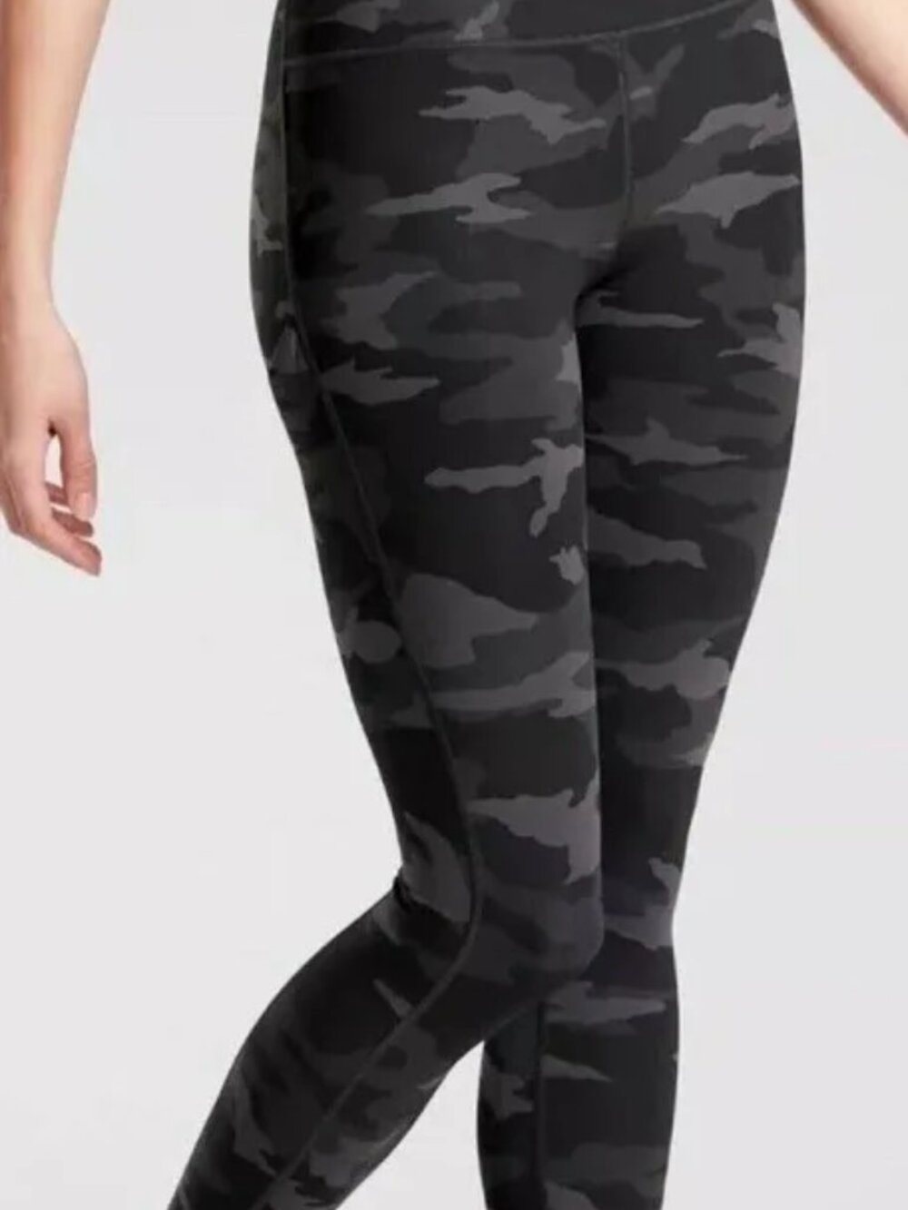 Athleta Ultimate Camo 7/8 Tight - Size M